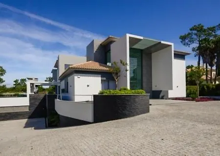 Sleeps 16 Pool Air Con T611659 *