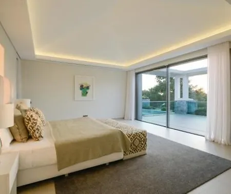 Sleeps 16 Pool Air Con T611659 Willa