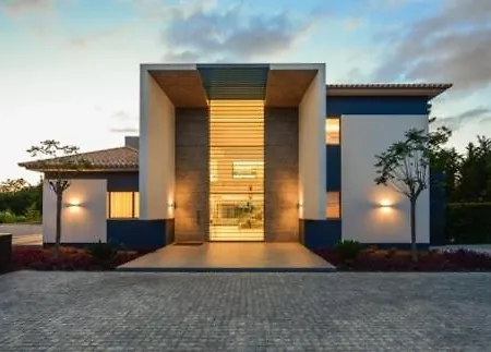 Sleeps 16 Pool Air Con T611659