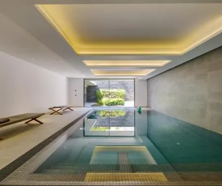 Sleeps 16 Pool Air Con T611659 Villa